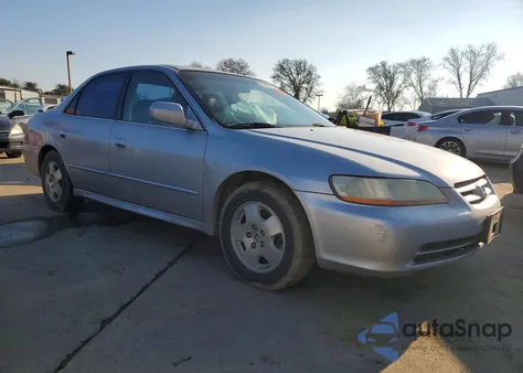 2001 Honda Accord Ex z USA, uszkodzony, nr VIN 1HGCG16561A049217